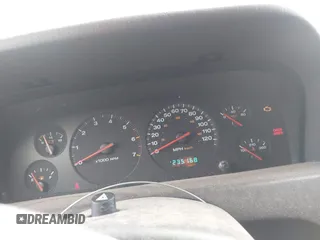 2000 Jeep Grand Cherokee Laredo z VIN 1J4GW48S5YC234942, wystawiony jako IAAI lot #42092378 z przebiegiem 235 168 mil mil oraz . Historia ofert i sprzedaży dostępna na DreamBid. Obrazek 7.