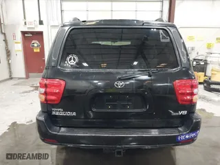 2004 Toyota Sequoia Limited with VIN 5TDZT38A24S226055, listed as a IAAI auction lot 40219005 with 226,445 mi miles. Bid and sale history available at carsss.com. Image 17.