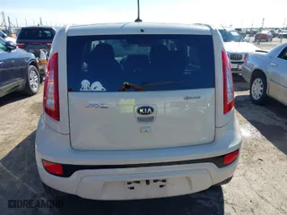 2013 Kia Soul + with VIN KNDJT2A69D7547484, listed as a IAAI auction lot 41426483 with 135,007 mi miles. Bid and sale history available at carsss.com. Image 16.