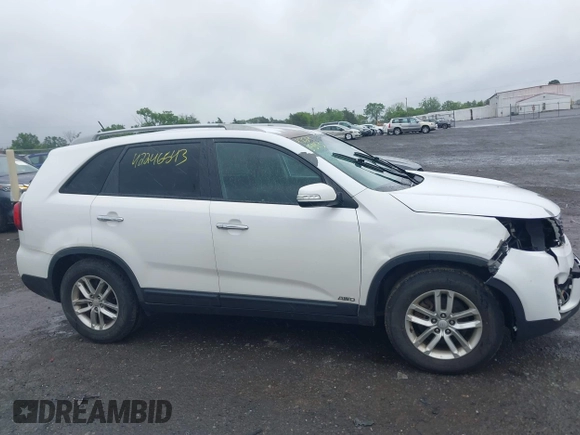 2015 Kia Sorento LX with VIN 5XYKTCA63FG586054, listed as a IAAI auction lot 42246543 with 159,427 mi miles and . Bid and sale history available at DreamBid. Image 13.