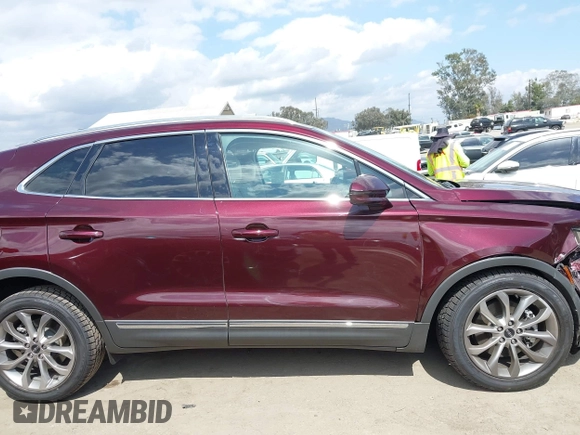 2019 Lincoln MKC Select with VIN 5LMCJ2C95KUL22363, listed as a IAAI auction lot 42245861 with 34,316 mi miles and . Bid and sale history available at DreamBid. Image 13.