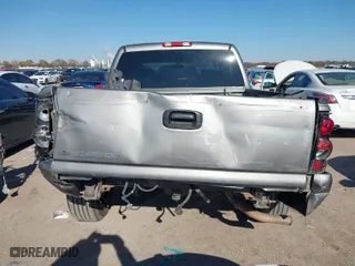 2007 Chevrolet Silverado 1500 Classic LS with VIN 2GCEC13V971114250, listed as a IAAI auction lot 41029240 with 209,671 mi miles. Bid and sale history available at carsss.com. Image 16.