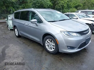 2020 Chrysler Pacifica Touring L with VIN 2C4RC1BG3LR120433, listed as a IAAI auction lot 42686360 with 113,000 mi miles and . Bid and sale history available at DreamBid. Image 1.