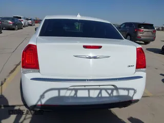 2019 Chrysler 300 Touring with VIN 2C3CCAAG0KH505545, listed as a IAAI auction lot 41679928 with 68,643 mi miles. Bid and sale history available at carsss.com. Image 17.
