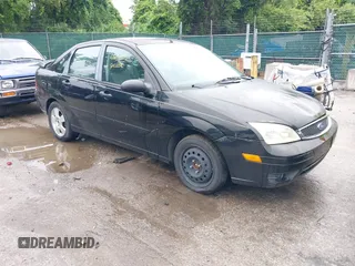 2007 Ford Focus S z VIN 1FAHP34N27W364469, wystawiony jako IAAI lot #42523165 z przebiegiem 147 083 mil mil oraz . Historia ofert i sprzedaży dostępna na DreamBid. Obrazek 1.