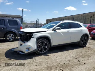 2018 Mercedes-Benz GLA 250 z VIN WDCTG4GB9JJ431045, wystawiony jako Copart lot #51923785 z przebiegiem Nie podano mil oraz Szkoda całkowita • Salvage title. Historia ofert i sprzedaży dostępna na DreamBid. Obrazek 1.