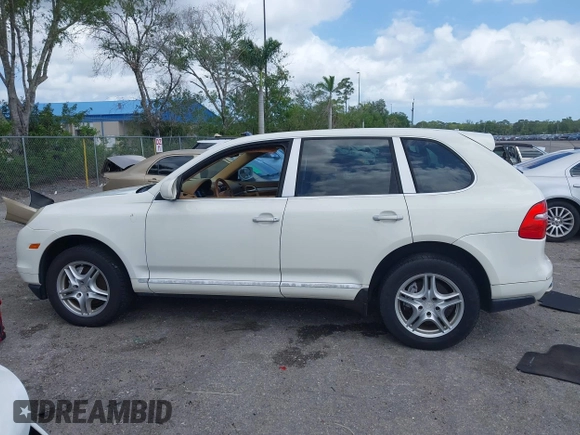 2010 Porsche Cayenne z VIN WP1AA2AP6ALA07199, wystawiony jako IAAI lot #41975088 z przebiegiem 150 152 mil mil oraz . Historia ofert i sprzedaży dostępna na DreamBid. Obrazek 14.