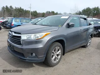2015 Toyota Highlander LE with VIN 5TDBKRFH4FS180612, listed as a IAAI auction lot 41728026 with 87,764 mi miles. Bid and sale history available at carsss.com. Image 19.