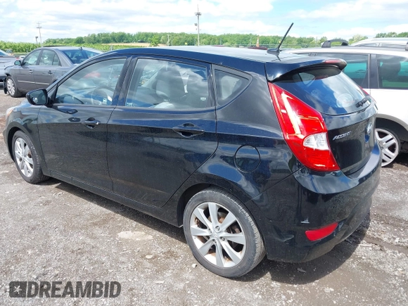 2012 Hyundai Accent SE z VIN KMHCU5AE0CU031475, wystawiony jako IAAI lot #42196146 z przebiegiem 122 489 mil mil oraz . Historia ofert i sprzedaży dostępna na DreamBid. Obrazek 3.