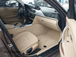 2012 BMW 3 Series 328i z VIN WBA3C1C55CA696853, wystawiony jako IAAI lot #41870826 z przebiegiem 215 613 mil mil oraz . Historia ofert i sprzedaży dostępna na DreamBid. Obrazek 5.