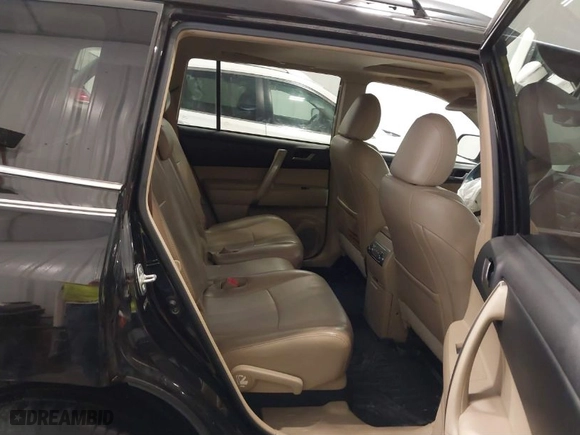 2012 Toyota Highlander with VIN 5TDBK3EH2CS163379, listed as a IAAI auction lot 41807409 with 202,554 mi miles. Bid and sale history available at carsss.com. Image 8.