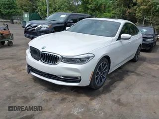 2019 BMW 6 Series 640i xDrive z VIN WBAJV6C56KBK09053, wystawiony jako IAAI lot #42108336 z przebiegiem 55 176 mil mil oraz . Historia ofert i sprzedaży dostępna na DreamBid. Obrazek 17.