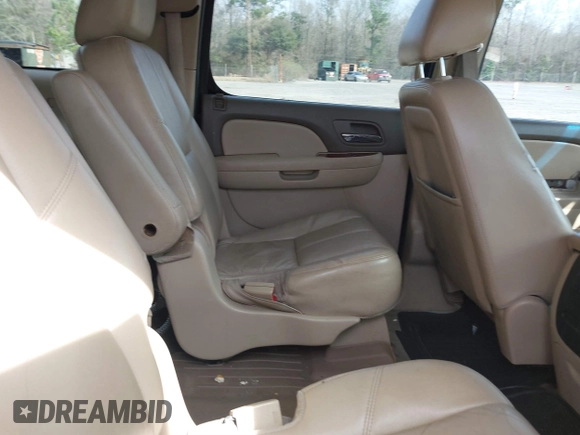 2013 Chevrolet Suburban LT with VIN 1GNSCJE07DR147780, listed as a IAAI auction lot 41666746 with 260,020 mi miles and . Bid and sale history available at DreamBid. Image 8.
