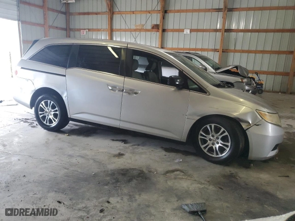 2011 Honda Odyssey EX-L with VIN 5FNRL5H68BB076882, listed as a Copart auction lot 51835945 with 176,431 mi miles and Salvage Title. Bid and sale history available at carsss.com. Image 4.