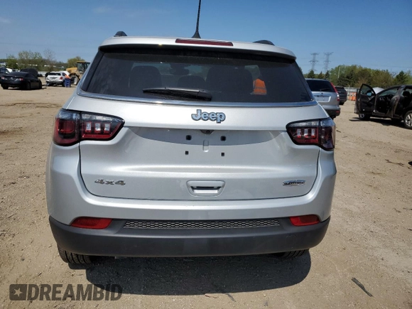 2025 Jeep Compass Latitude z VIN 3C4NJDBN1ST566404, wystawiony jako Copart lot #55024085 z przebiegiem 381 mil mil oraz Szkoda całkowita • Salvage title. Historia ofert i sprzedaży dostępna na DreamBid. Obrazek 6.