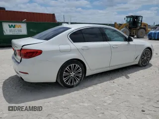 2019 BMW 5 Series 530i z VIN WBAJA5C54KWW26606, wystawiony jako Copart lot #53688285 z przebiegiem 43 454 mil mil oraz Nie do naprawy • Non repairable. Historia ofert i sprzedaży dostępna na DreamBid. Obrazek 3.