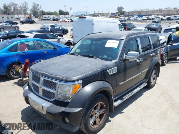 2007 Dodge Nitro SLT z VIN 1D8GT58K27W578490, wystawiony jako IAAI lot #42335125 z przebiegiem 125 826 mil mil oraz . Historia ofert i sprzedaży dostępna na DreamBid. Obrazek 6.