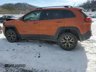 2015 Jeep Cherokee Trailhawk z VIN 1C4PJMBB1FW779321, wystawiony jako Copart lot #89139885 z przebiegiem 102 022 mil mil oraz Szkoda całkowita • Salvage title. Historia ofert i sprzedaży dostępna na DreamBid. Obrazek 2.