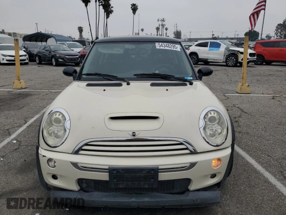 2006 MINI Hardtop S z VIN WMWRE33566TJ34940, wystawiony jako Copart lot #54348295 z przebiegiem 67 435 mil mil oraz Szkoda całkowita • Salvage title. Historia ofert i sprzedaży dostępna na DreamBid. Obrazek 5.