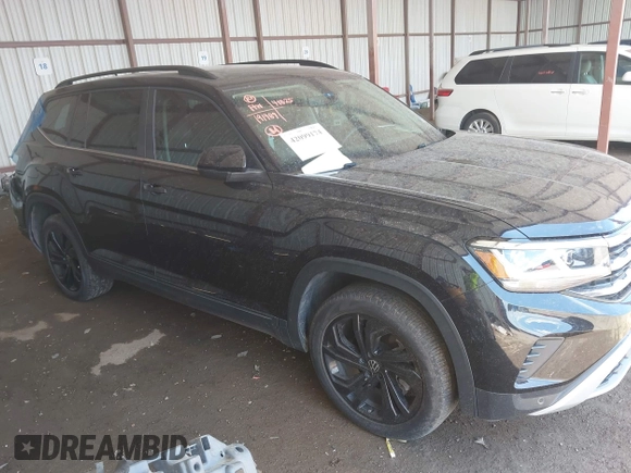 2022 Volkswagen Atlas SE with VIN 1V2KR2CA8NC550050, listed as a IAAI auction lot 42099174 with 55,967 mi miles and . Bid and sale history available at DreamBid. Image 1.