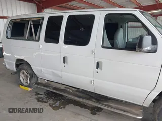 2006 Ford Econoline Passenger XL with VIN 1FMRE11L46DA35354, listed as a IAAI auction lot 41978873 with 69,934 mi miles. Bid and sale history available at carsss.com. Image 6.