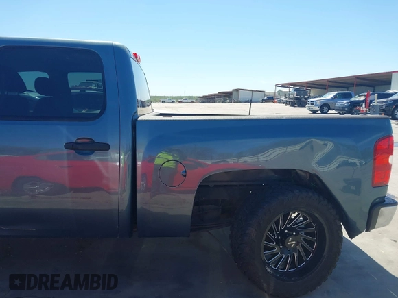 2013 Chevrolet Silverado 1500 with VIN 3GCPCPEA7DG343213, listed as a IAAI auction lot 41782731 with 109,795 mi miles and . Bid and sale history available at DreamBid. Image 18.