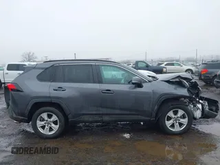 2020 Toyota RAV4 XLE with VIN 2T3P1RFV8LC122030, listed as a IAAI auction lot 41574567 with 42,586 mi miles and . Bid and sale history available at DreamBid. Image 13.