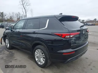 2024 Mitsubishi Outlander ES z VIN JA4J3UA89RZ031760, wystawiony jako IAAI lot #41140604 z przebiegiem 54 640 mil mil oraz . Historia ofert i sprzedaży dostępna na DreamBid. Obrazek 3.