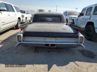 1962 Cadillac Fleetwood z VIN 62R115955, wystawiony jako Copart lot #74818464 z przebiegiem Nie podano mil oraz Szkoda całkowita • Salvage title. Historia ofert i sprzedaży dostępna na DreamBid. Obrazek 6.