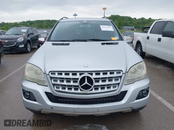 2010 Mercedes-Benz M 350 z VIN 4JGBB5GB1AA539970, wystawiony jako IAAI lot #42131521 z przebiegiem 168 710 mil mil oraz . Historia ofert i sprzedaży dostępna na DreamBid. Obrazek 12.