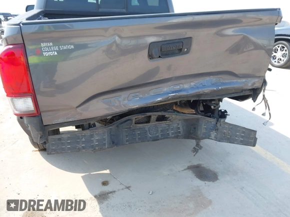 2021 Toyota Tacoma SR z VIN 5TFAX5GN8MX192277, wystawiony jako IAAI lot #42277081 z przebiegiem 66 322 mil mil oraz . Historia ofert i sprzedaży dostępna na DreamBid. Obrazek 18.