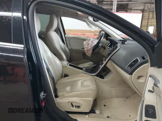 2015 Volvo XC60 T5 z VIN YV4612RK5F2632557, wystawiony jako IAAI lot #42257821 z przebiegiem 151 372 mil mil oraz . Historia ofert i sprzedaży dostępna na DreamBid. Obrazek 5.