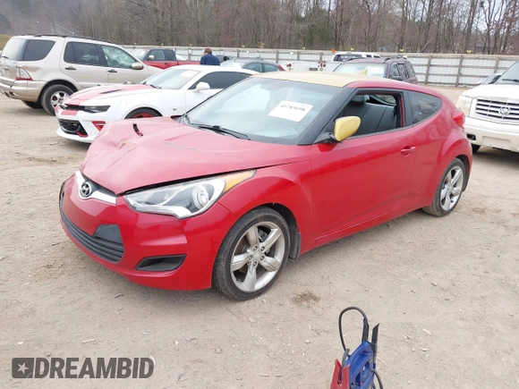 2012 Hyundai Veloster w/Black Int z VIN KMHTC6AD3CU049355, wystawiony jako IAAI lot #41783698 z przebiegiem 121 522 mil mil oraz . Historia ofert i sprzedaży dostępna na DreamBid. Obrazek 2.