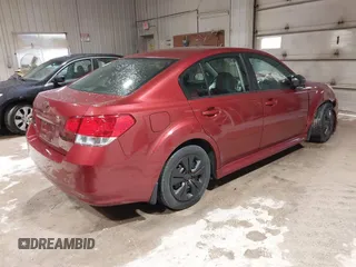 2013 Subaru Legacy 2.5i z VIN 4S3BMCA67D3005623, wystawiony jako IAAI lot #42302130 z przebiegiem Nie podano mil oraz . Historia ofert i sprzedaży dostępna na DreamBid. Obrazek 4.