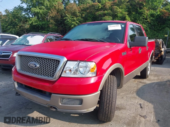 2004 Ford F-150 XLT z VIN 1FTPW14534KD79126, wystawiony jako IAAI lot #42388904 z przebiegiem 223 543 mil mil oraz . Historia ofert i sprzedaży dostępna na DreamBid. Obrazek 2.
