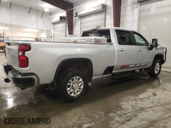 2020 Chevrolet Silverado 3500HD LT with VIN 1GC4YTEY1LF180276, listed as a Copart auction lot 84657674 with 137,071 mi miles and Salvage Title. Bid and sale history available at carsss.com. Image 3.