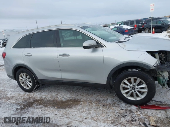 2019 Kia Sorento L with VIN 5XYPG4A31KG547981, listed as a IAAI auction lot 41253059 with 97,104 mi miles. Bid and sale history available at carsss.com. Image 13.