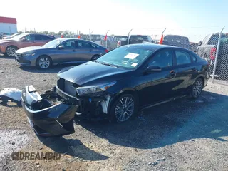 2024 Kia Forte GT-Line z VIN 3KPF54AD9RE794408, wystawiony jako IAAI lot #41987901 z przebiegiem 13 157 mil mil oraz . Historia ofert i sprzedaży dostępna na DreamBid. Obrazek 2.