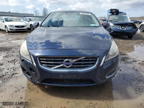 2012 Volvo S60 T5 with VIN YV1622FS3C2128809, listed as a Copart auction lot 52240155 with 138,307 mi miles and Salvage Title. Bid and sale history available at carsss.com. Image 5.