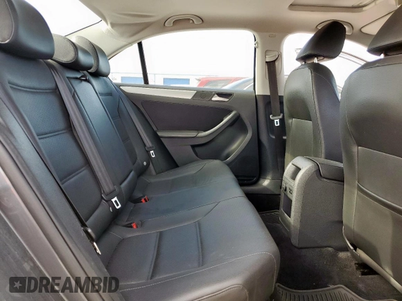 2013 Volkswagen Jetta SE с VIN 3VWDP7AJ7DM397879, выставлен на аукционе Copart как лот 62449575 с пробегом 88 237 миль миль и Списание • Salvage title. История ставок и продаж доступна на DreamBid. Изображение 10.