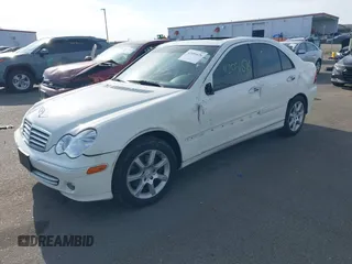 2007 Mercedes-Benz C 280 Luxury z VIN WDBRF54H47A931316, wystawiony jako IAAI lot #42051676 z przebiegiem 109 449 mil mil oraz . Historia ofert i sprzedaży dostępna na DreamBid. Obrazek 18.