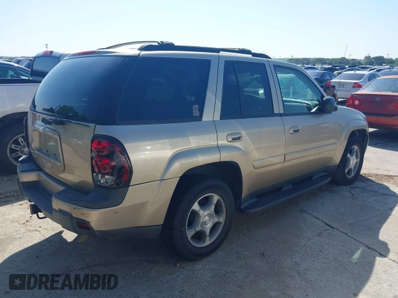 2005 Chevrolet TrailBlazer LS with VIN 1GNDS13S552348684, listed as a IAAI auction lot 42091315 with 216,602 mi miles and . Bid and sale history available at DreamBid. Image 4.