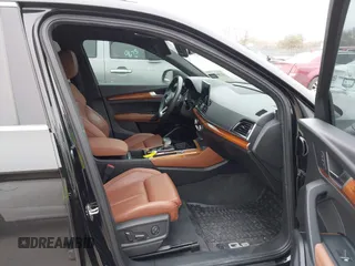 2021 Audi Q5 Premium Plus with VIN WA1BAAFY5M2065794, listed as a IAAI auction lot 41504108 with 47,085 mi miles. Bid and sale history available at carsss.com. Image 5.