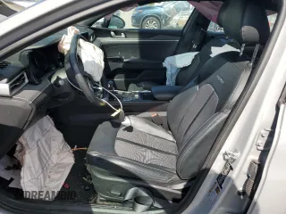 2022 Kia K5 GT-Line z VIN 5XXG64J22NG118741, wystawiony jako Copart lot #57244305 z przebiegiem Nie podano mil oraz Szkoda całkowita • Salvage title. Historia ofert i sprzedaży dostępna na DreamBid. Obrazek 7.
