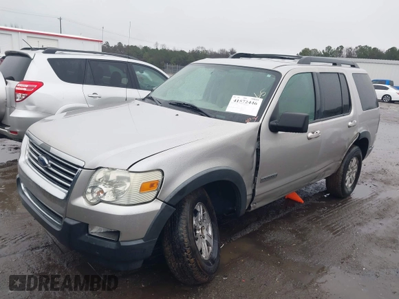 2007 Ford Explorer XLT with VIN 1FMEU63E27UB87065, listed as a IAAI auction lot 41572446 with 200,205 mi miles. Bid and sale history available at carsss.com. Image 17.