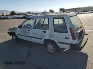 1985 Toyota Tercel z VIN JT2AL32WXF0198845, wystawiony jako Copart lot #79567594 z przebiegiem 84 298 mil mil oraz Czysty tytuł • Clean title. Historia ofert i sprzedaży dostępna na DreamBid. Obrazek 2.