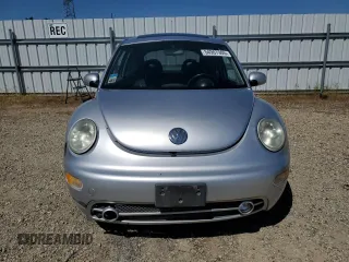 2001 Volkswagen Beetle GLX with VIN 3VWDD21C51M418611, listed as a Copart auction lot 54907905 with 131,548 mi miles and Clean Title. Bid and sale history available at DreamBid. Image 5.