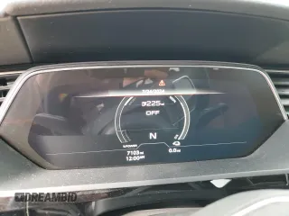 2024 Audi Q8 e-tron Premium Plus z VIN WA15AAGE8RB017425, wystawiony jako Copart lot #75212724 z przebiegiem 7 103 mil mil oraz Szkoda całkowita • Salvage title. Historia ofert i sprzedaży dostępna na DreamBid. Obrazek 9.