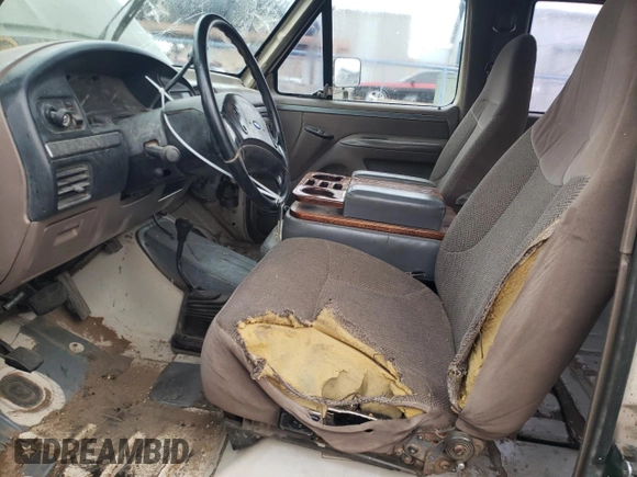 1992 Ford F-250 with VIN 1FTHX26M6NKA32015, listed as a Copart auction lot 87720755 with 226,056 mi miles and Salvage Title. Bid and sale history available at carsss.com. Image 7.