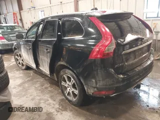 2014 Volvo XC60 R-Design Premier Plus with VIN YV4902DZ7E2537839, listed as a IAAI auction lot 41570128 with 8,858 mi miles and . Bid and sale history available at DreamBid. Image 3.